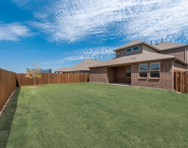 10704 Strike Street - Photo Thumbnail 21