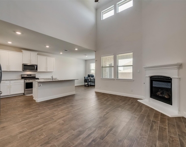 10704 Strike Street - Photo Thumbnail 4