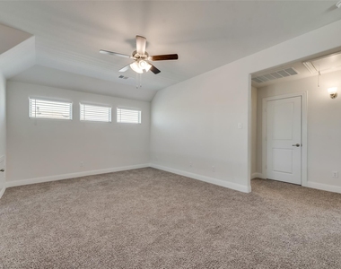 10704 Strike Street - Photo Thumbnail 16