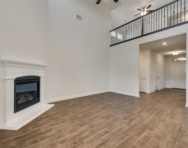 10704 Strike Street - Photo Thumbnail 5