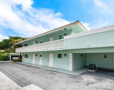 322 N Federal Highway - Photo Thumbnail 25