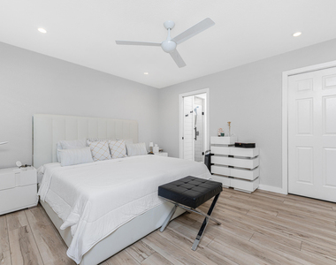 139 Seville Place Sw - Photo Thumbnail 21