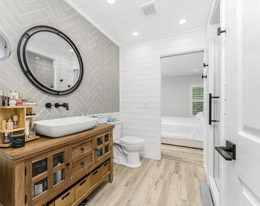 139 Seville Place Sw - Photo Thumbnail 22