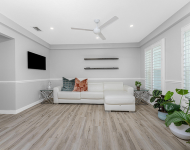 139 Seville Place Sw - Photo Thumbnail 12