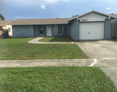 9330 Nw 42nd Court - Photo Thumbnail 11