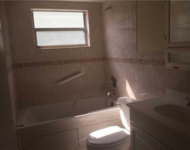 9330 Nw 42nd Court - Photo Thumbnail 7