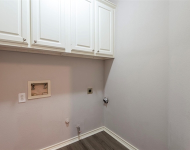 7829 Case Drive - Photo Thumbnail 14