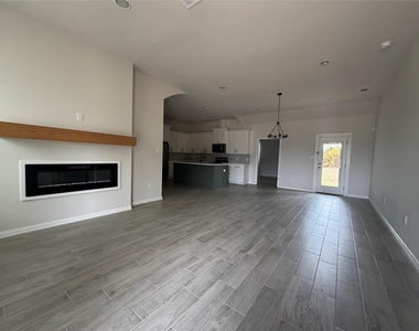 6111 Collins Court - Photo Thumbnail 3