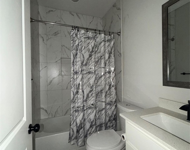 6111 Collins Court - Photo Thumbnail 11