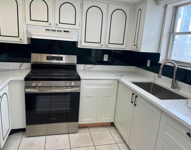 320 Sw 1st Street - Photo Thumbnail 2