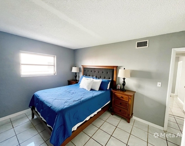 320 Sw 1st Street - Photo Thumbnail 8