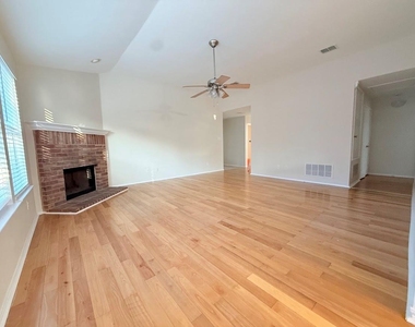 2909 Windhaven Drive - Photo Thumbnail 3