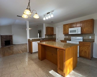 2909 Windhaven Drive - Photo Thumbnail 8