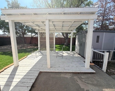 2909 Windhaven Drive - Photo Thumbnail 18