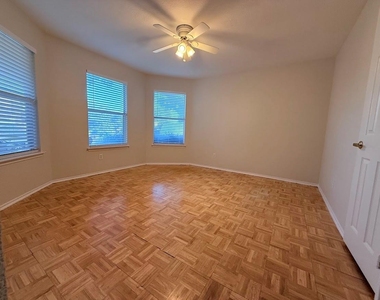 2909 Windhaven Drive - Photo Thumbnail 15