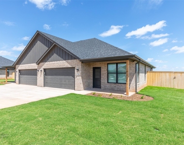 364 Kristie Path - Photo Thumbnail 3