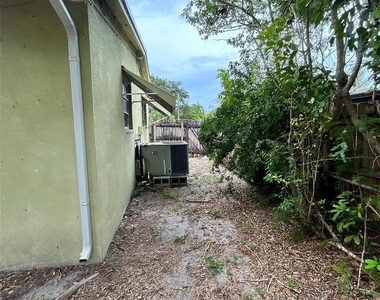 417 Sw 25th Terrace - Photo Thumbnail 30