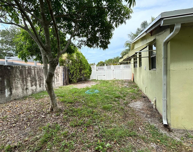 417 Sw 25th Terrace - Photo Thumbnail 29