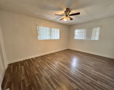 417 Sw 25th Terrace - Photo Thumbnail 17