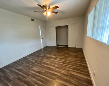 417 Sw 25th Terrace - Photo Thumbnail 16