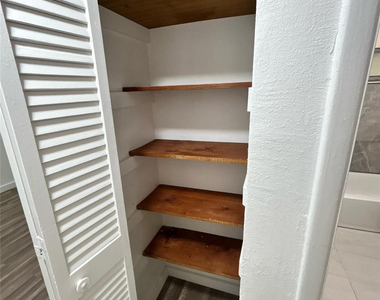 417 Sw 25th Terrace - Photo Thumbnail 14