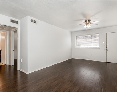5722 Gaston Avenue - Photo Thumbnail 9