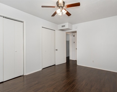 5722 Gaston Avenue - Photo Thumbnail 13