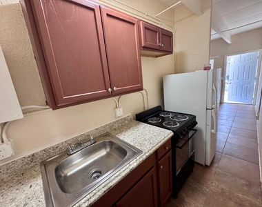 620 20th Street - Photo Thumbnail 6