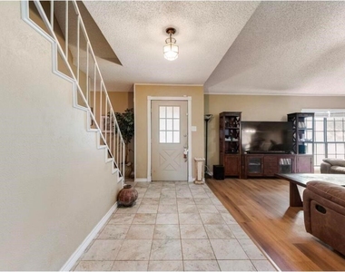 1022 Melissa Lane - Photo Thumbnail 8