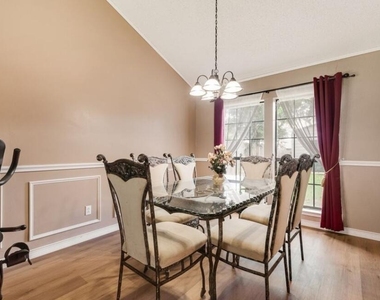1022 Melissa Lane - Photo Thumbnail 3
