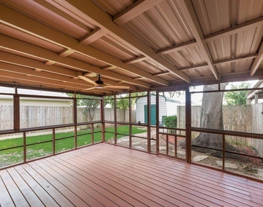 1022 Melissa Lane - Photo Thumbnail 9