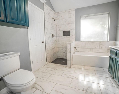 8016 Tree Leaf Lane - Photo Thumbnail 13