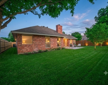 8016 Tree Leaf Lane - Photo Thumbnail 20