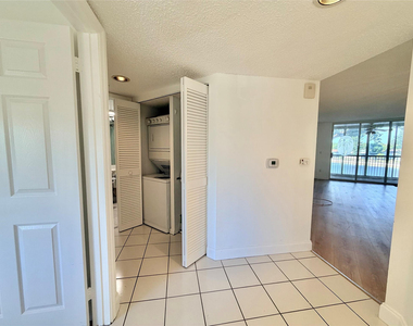 9587 Weldon Circle - Photo Thumbnail 11
