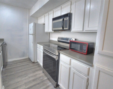9827 Walnut Street - Photo Thumbnail 5