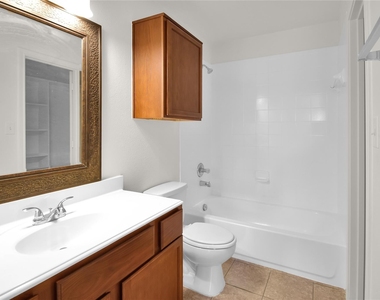 1102 Parkway Trail - Photo Thumbnail 12
