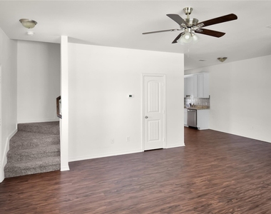 1102 Parkway Trail - Photo Thumbnail 9