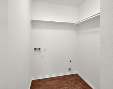 1102 Parkway Trail - Photo Thumbnail 18