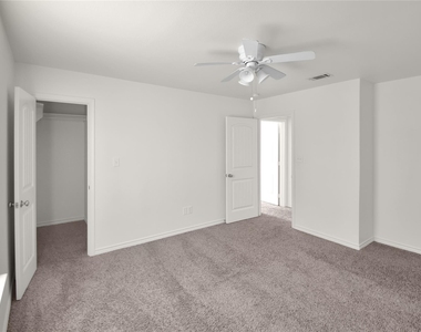 1102 Parkway Trail - Photo Thumbnail 15