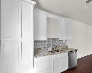 1102 Parkway Trail - Photo Thumbnail 6