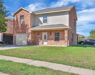 1102 Parkway Trail - Photo Thumbnail 1