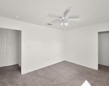 1102 Parkway Trail - Photo Thumbnail 13