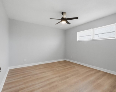 6191 Sw 37th Street - Photo Thumbnail 9