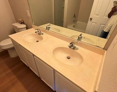 2755 Hacienda Lake Drive - Photo Thumbnail 24