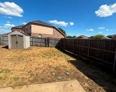 2755 Hacienda Lake Drive - Photo Thumbnail 33