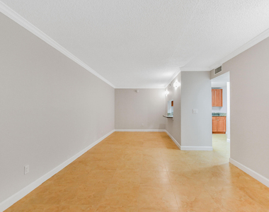 6053 10th Avenue N - Photo Thumbnail 5
