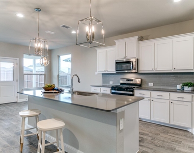 1117 Southwark Drive - Photo Thumbnail 1
