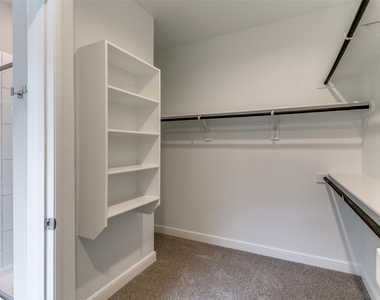 1117 Southwark Drive - Photo Thumbnail 14
