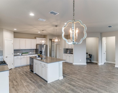 1117 Southwark Drive - Photo Thumbnail 8
