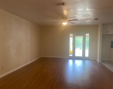 2014 Victoria Road - Photo Thumbnail 3